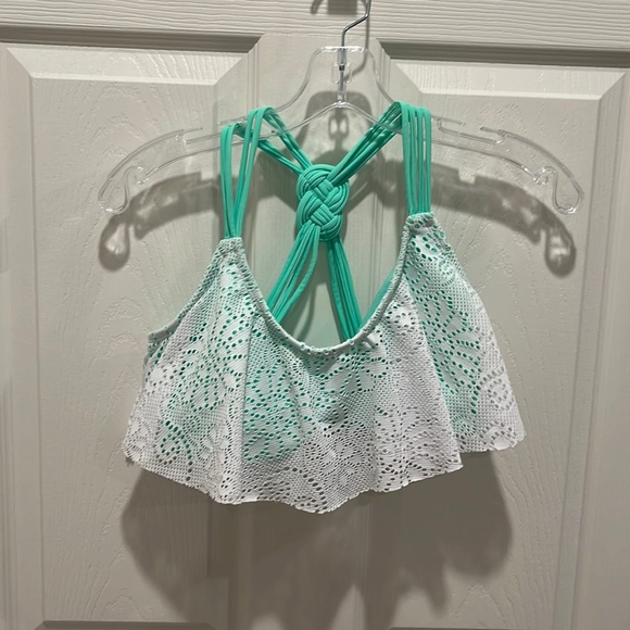 breaking waves Other - Breaking Waves Green White Bikini Swim Top L